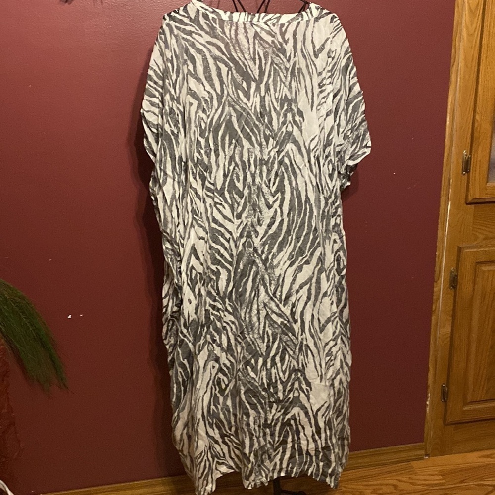 H&M swimsuit cover up🏖​​​ - Picture 3 of 4